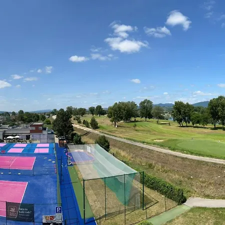 Greenbay Golf شقة *